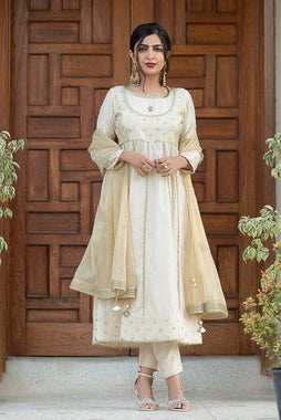 Ivory Kalidaar Pishwas (3 Piece)